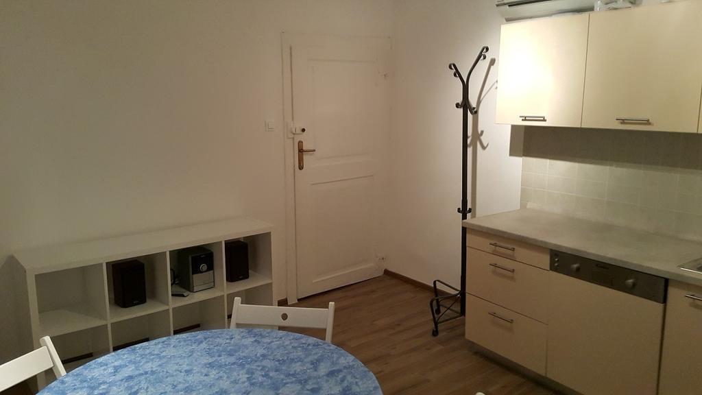 Old Town Center Apartment *